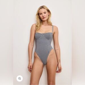 Good American Black & White Gingham007 One piece swimsuit Small